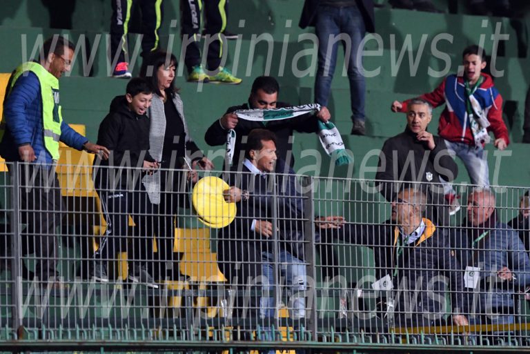 FOTO/ Novellino, che show in tribuna dopo l’espulsione!