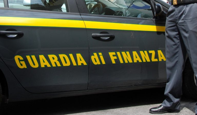 Spacciatore nigeriano “ospite” di Avellino arrestato a Ventimiglia: nello stomaco cocaina ed eroina