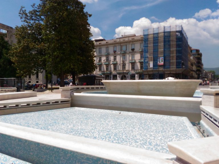 VIDEO/ Restituita agli avellinesi la prima fontana di Piazza Libertà