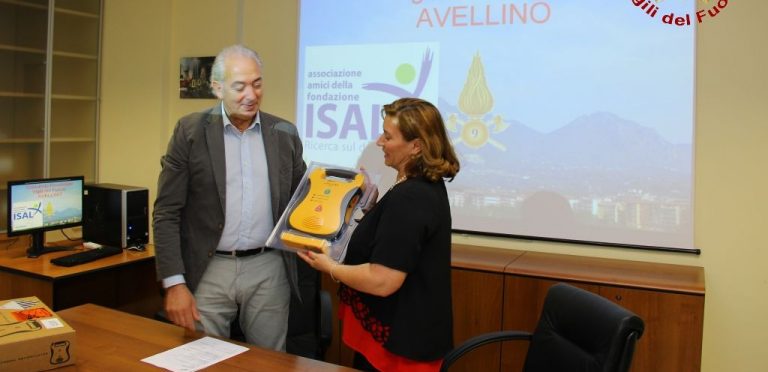 Donato un defibrillatore al Comando Provinciale dei Vigili del Fuoco
