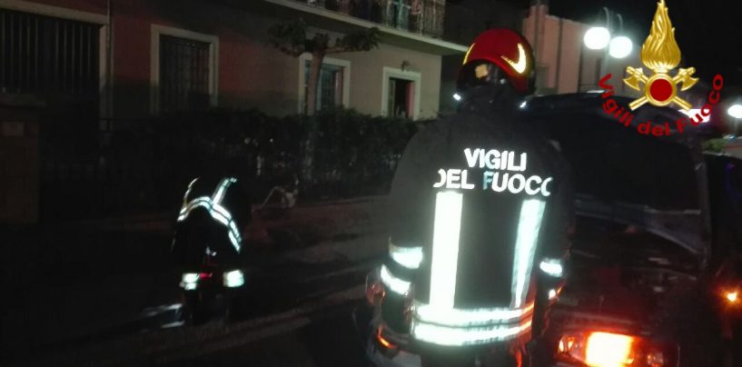Frigento, tampona auto in sosta e danneggia conduttura del gas