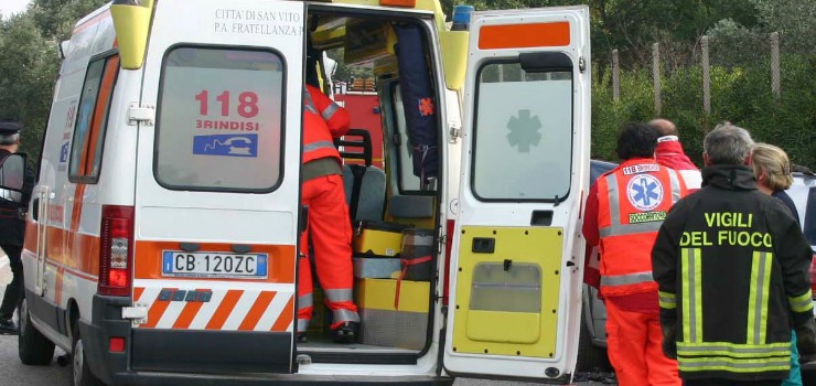 Tragedia a Melito, donna di 71 anni si toglie la vita