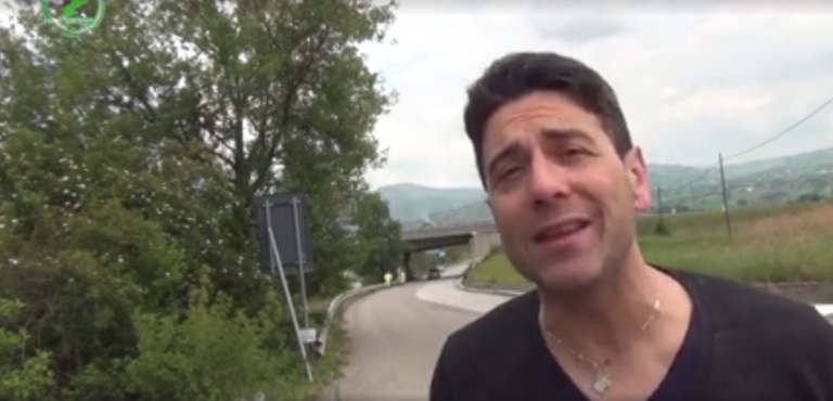 VIDEO/ “Ci vuole Costanza”, pericolo crollo viadotto autostradale a Castel del Lago