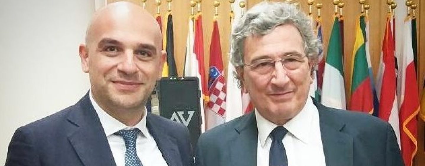 FOTO/ Salva la vita ad un ufficiale americano: onorificenza per un neurochirurgo irpino