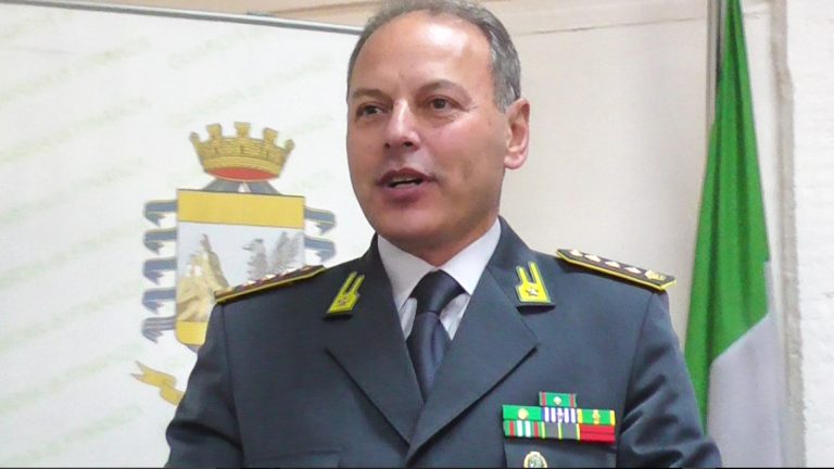 VIDEO/ Avellino dà il benvenuto al nuovo comandante provinciale delle Fiamme Gialle, Gennaro Ottaiano