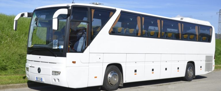 La strage di Acqualonga insegna, gita annullata per una scuola irpina: pullman e conducente non erano in regola