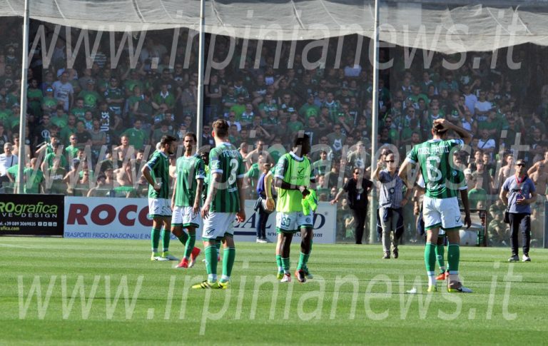 Salernitana-Avellino 2-0, la fotogallery del derby