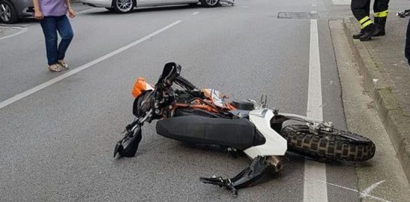 Violento scontro tra auto e moto, centauro 50enne in “codice rosso”