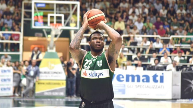 Finale tutto d’un fiato al Del Mauro. Logan non basta, Venezia raggiunge Trento