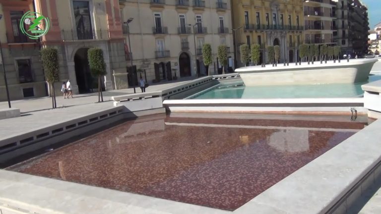 VIDEO/ Ci vuole Costanza, il mistero della fontana rossa di Piazza Libertà