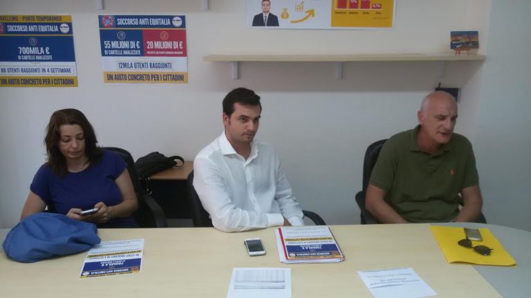 Sos Equitalia Avellino, i cinquestelle a sostegno dei cittadini: “In crisi anche attività floride”