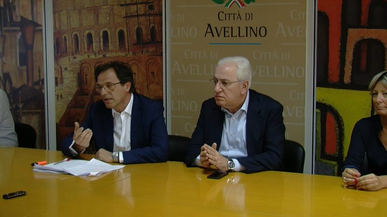 Raccolta differenziata, presentato in Comune il contratto di servizio. Foti: “Faccio appello ai cittadini”
