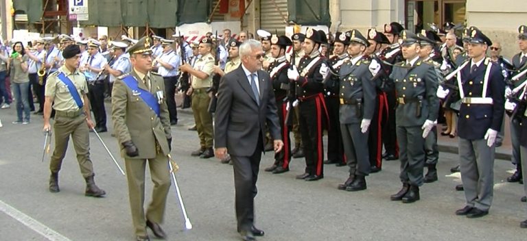 VIDEO/ Avellino celebra i 71 anni della Repubblica e onora i suoi caduti