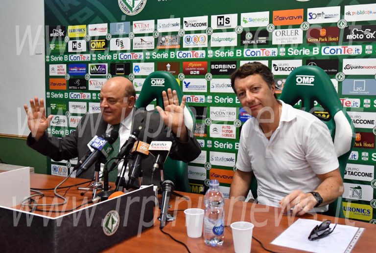 Taccone, scherzetto a De Cesare: il Calcio Avellino lascia il Partenio-Lombardi