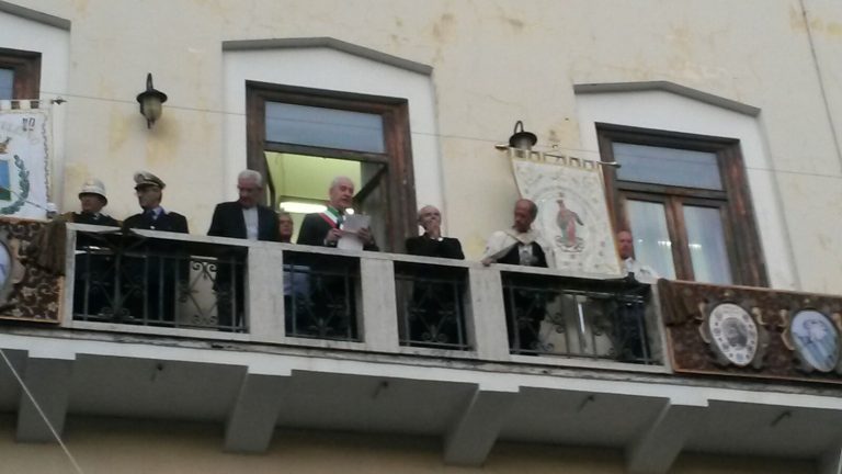 FOTO/ L’Alzata del Pannetto tra religione e politica, alla celebrazione sacra si affianca il bilancio di Foti