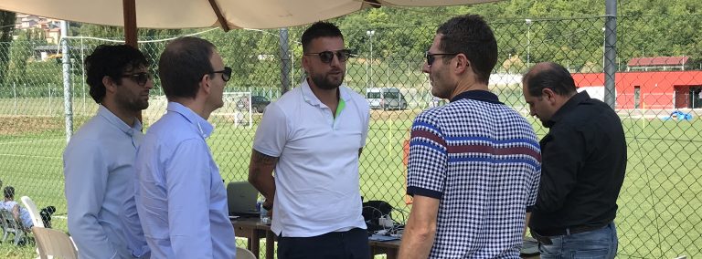 Mercato, Avellino spettatore fino al gong