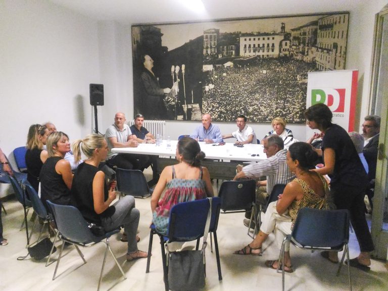 La maggioranza si “ricompatta” attorno a Foti: al sindaco l’ultima parola sulle dimissioni