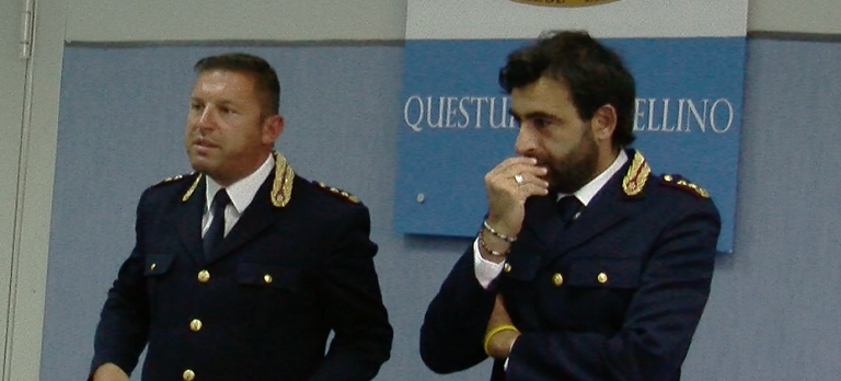 Trenta piante di marijuana sul terrazzo di casa: due arresti, uno vendeva semi di canapa