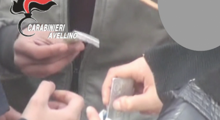 VIDEO/ Operazione “Piazza Pulita”: telecamere nascoste e pedinamenti per arrestare gli spacciatori
