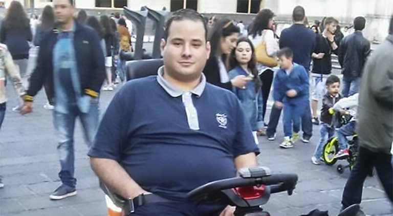 VIDEO/ Parcheggi ai disabili, l’appello di Giovanni: “Municipale ed Asl ci diano una risposta”