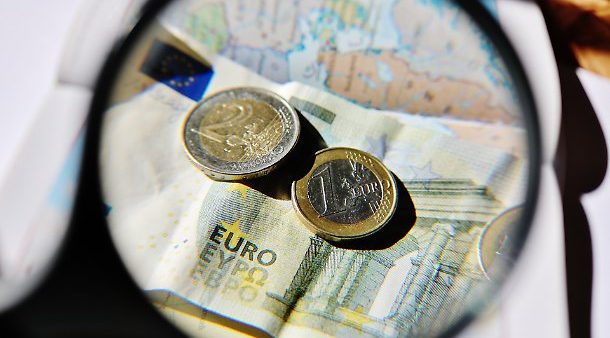 Monete false da 2 euro invadono le coste campane, ecco come difendersi