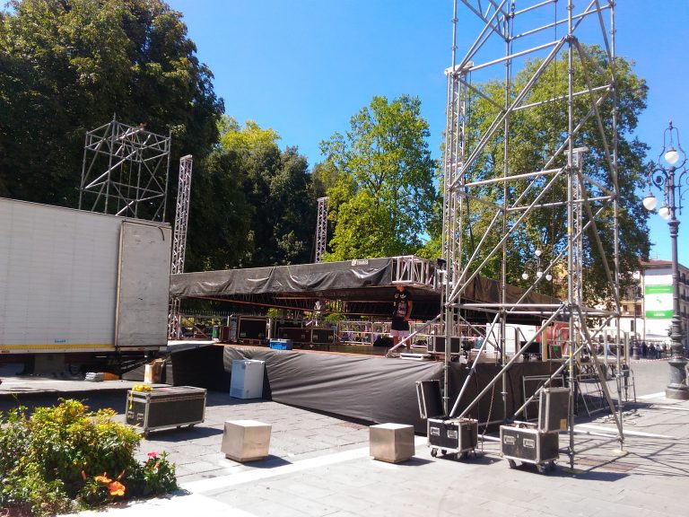 FOTO/ Fervono i preparativi: Avellino attende Arisa, ma si teme il caos parcheggi