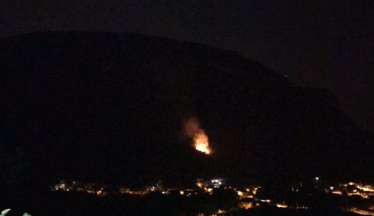 VIDEO-FOTO/ Fiamme di Ferragosto: Faliesi brucia ancora, niente sosta per gli operatori
