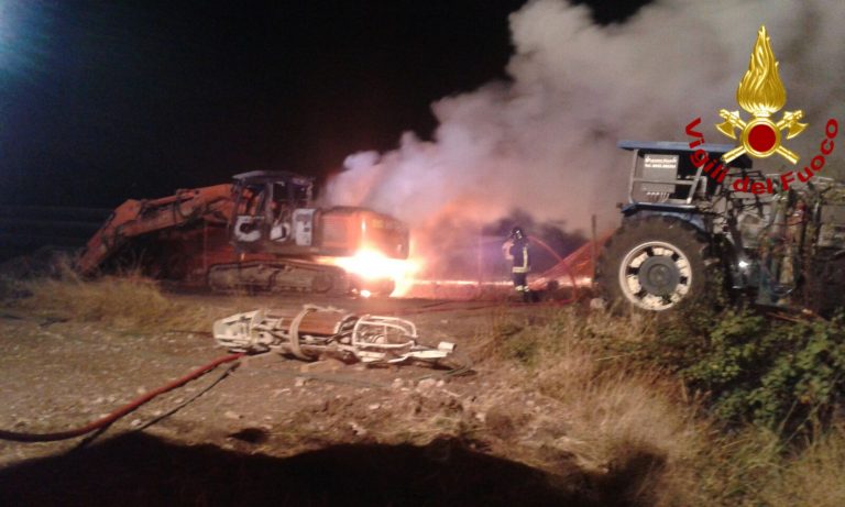 Incendio nella zona industriale di Casalbore: intervengono i Vigili del Fuoco