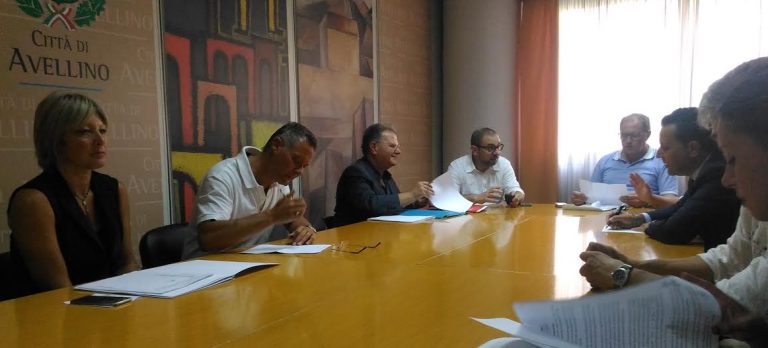 Teatro, tutto fermo: dalla liquidazione al nuovo cartellone