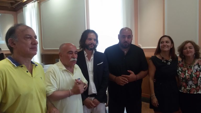 Tutto pronto per l’Alzata e la Tirata dei Carri di Paglia: “Le Istituzioni supportino le nostre tradizioni”