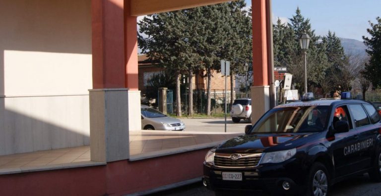 Solo in casa e malato di diabete, anziano vivo grazie ai Carabinieri