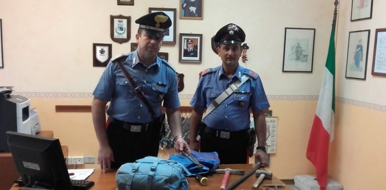 Tenta il furto in un supermercato, arrestato 28enne