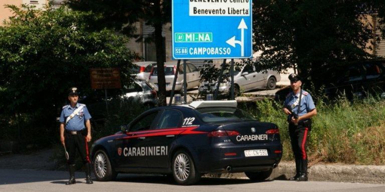 25enne trovato in possesso di droga, denunciato dalla Benemerita