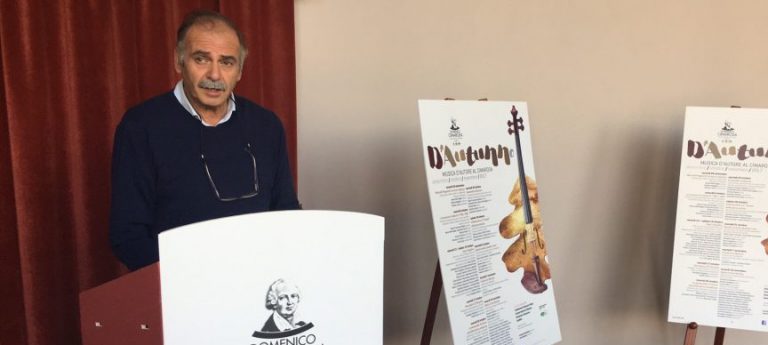 Il “Cimarosa” omaggia l’autunno, Santaniello: “La cultura non è a pagamento”