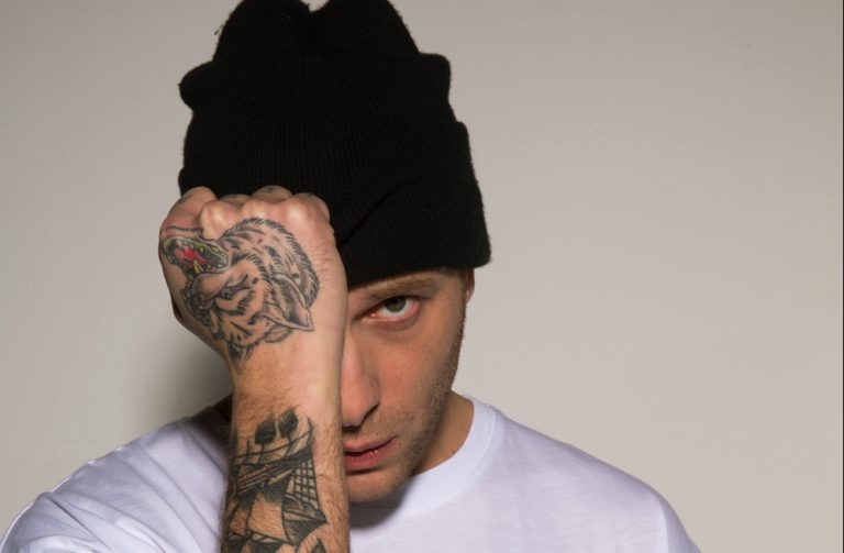 Lutto nazionale, rinviato il concerto di Clementino
