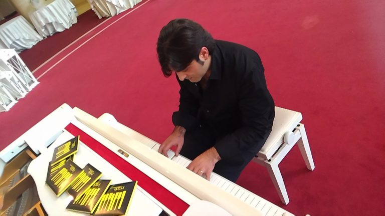 E’ di un pianista irpino la colonna sonora del film Manel Dalgò di Enrique del Pozo