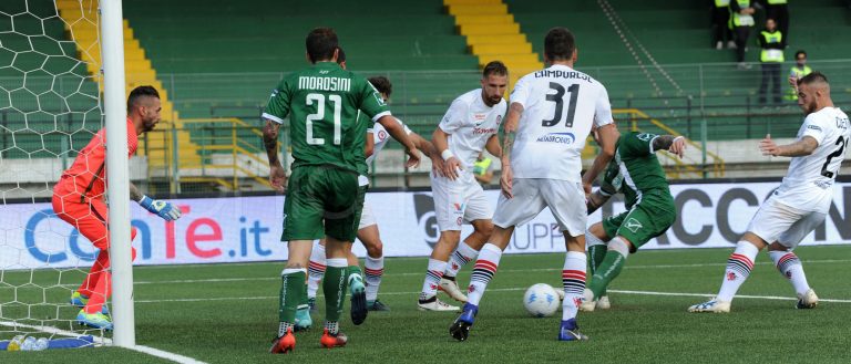 Avellino, che spasso: il Foggia è demolito. Rivivi il live