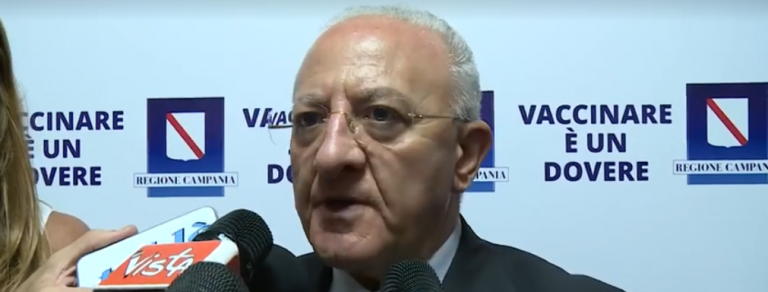 La stretta di De Luca: “Entro il 10 settembre le famiglie possono autocertificare le vaccinazioni”