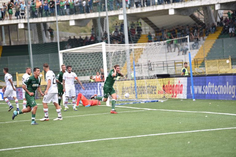 Avellino, ripresa sotto il diluvio: Morosini scalda i motori