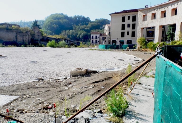 Rifiuti a piazza Castello: condannato Foti, prescrizione per Galasso