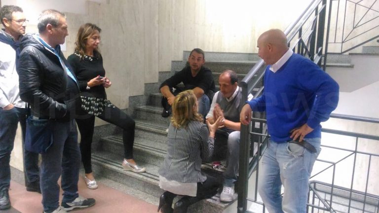 Parcheggiatori in protesta al Comune. Mele: “Decisione spetta ad Arvonio”