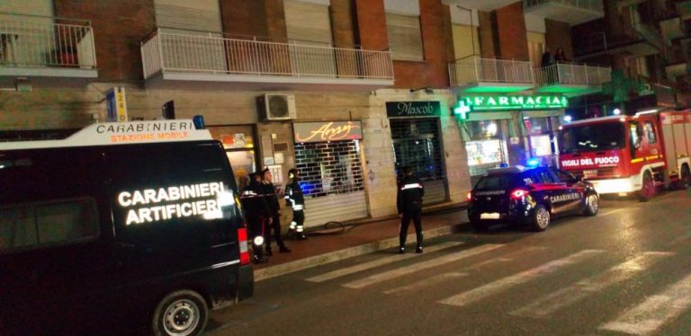 FOTO/ Allarme bomba, pomeriggio di follia in centro città