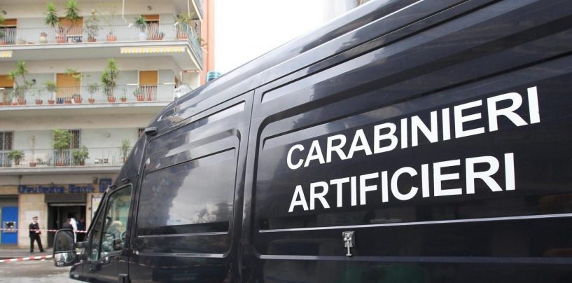 Pacco bomba a Via Tagliamento, intervengo gli artificieri