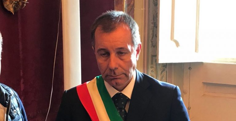 Centro autismo, Carullo invita Foti a sbrigarsi. La risposta: “Pensi alla sua comunità”