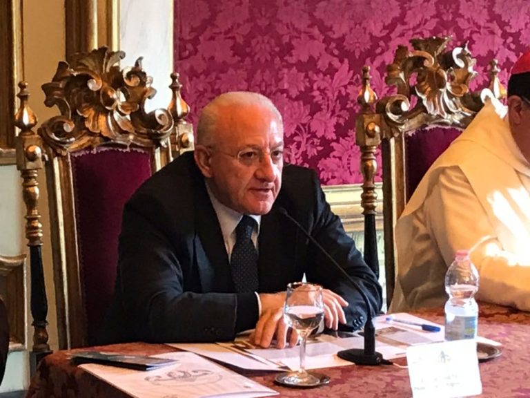 Emergenza Coronavirus, De Luca: ” Vietato cibo d’asporto e consegne a domicilio “