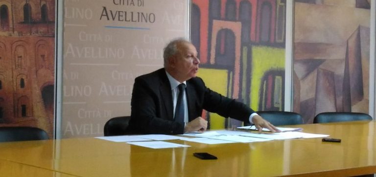 Gioco d’azzardo, Iannaccone risponde a Festa: “Fumo negli occhi per salvare le slot”