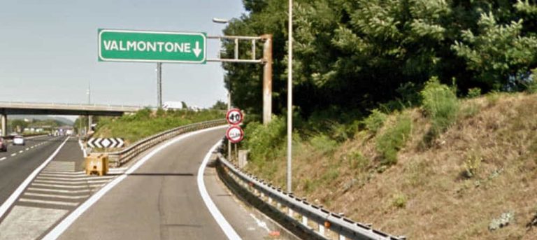 Schianto in autostrada, irpino muore sul colpo