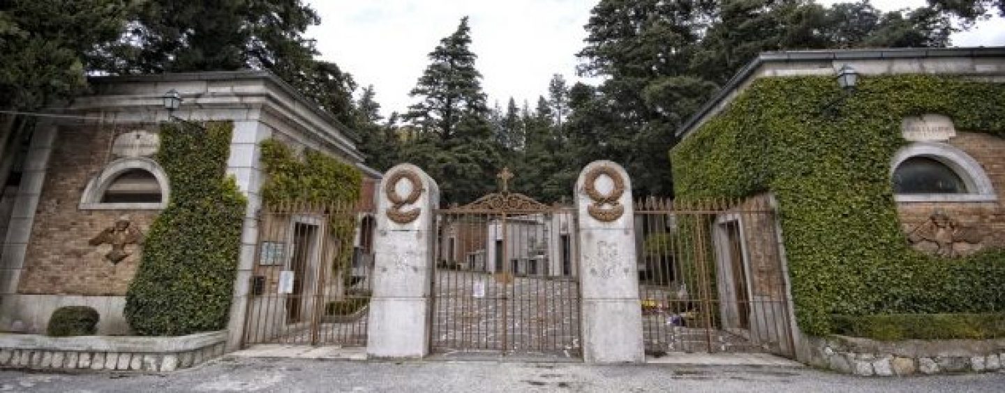 Commemorazione dei Defunti, ad Ariano attivo il servizio navetta per raggiungere agevolmente il Cimitero
