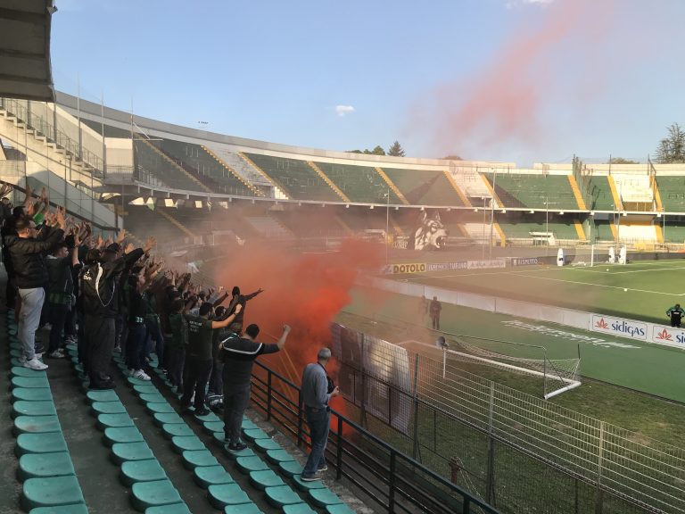 VIDEO/ Derby, la Curva Sud carica i calciatori