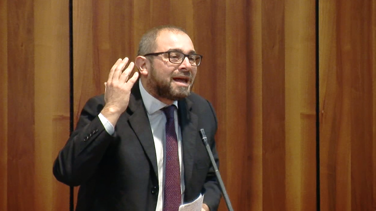 Teatro e inchieste choc in Consiglio Comunale: “La politica non può fare spallucce”